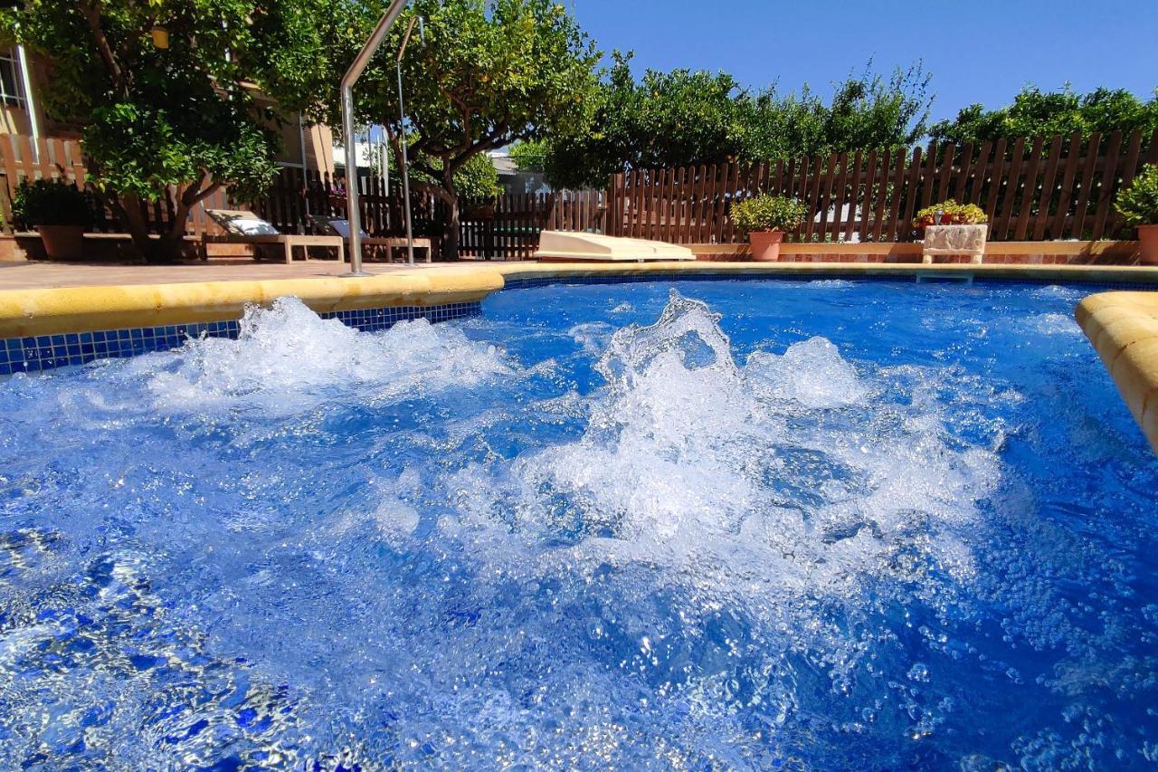 Country house Casa Con Piscina Compartida En